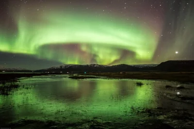 Partecipa a un tour in 4x4 per l’aurora boreale da akureyri. caccia all’aurora con una guida locale, gusta una cioccolata calda e approfitta del pick-up gratuito. riprova se non appaiono luci.