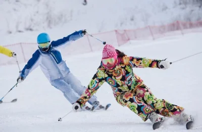Découvrez les pistes d’hiver de gangchon elysian, à deux pas de séoul. location de matériel, cours débutant et prise en charge au cœur de la ville inclus.