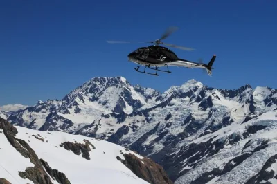 Fly over aoraki/mt cook, fox, franz josef & tasman glaciers. 55-min helicopter tour with glacier landing. book your scenic flight in new zealand now.