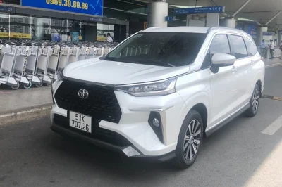 Chegue em ho chi minh e evite a correria por táxis — seu carro particular e motorista local estarão te esperando no aeroporto tan son nhat. inclui busca e todas as taxas.