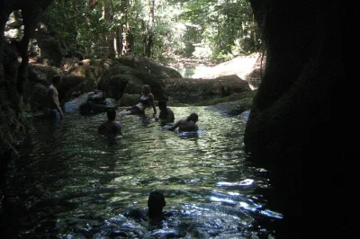 Descubre la cueva atm y el templo maya xunantunich en un tour de día completo desde san ignacio. incluye transporte, guía local, entradas y almuerzo.