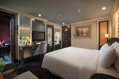 Descubre la bahía de halong, lan ha o bai tu long en un crucero de 3 días desde hanoi. kayak, visitas a pueblos, todas las comidas y traslado ida y vuelta incluidos.