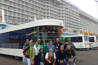 Parcourez les rues art déco de napier, savourez du chocolat local chez silky oak et découvrez la boussole stellaire avec un guide du coin. prise en charge et trajet en bus confortable inclus.
