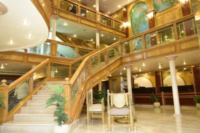 Vivi una crociera di 2 notti sul nilo da aswan a luxor, con visita ad abu simbel, templi di kom ombo ed edfu e un volo in mongolfiera all’alba. guida locale e pasti inclusi.