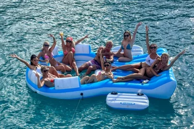 Sail tortola, white bay, and norman island on a private yacht charter. swim, snorkel, and visit willy t’s floating bar with snacks, drinks, and local guide included.