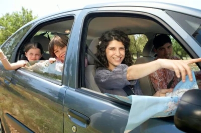 Arrivez à medellín sans stress grâce à un transfert privé depuis l’aéroport mde, avec chauffeur local, véhicule climatisé, wifi et aide aux bagages.