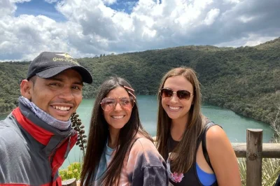 Découvrez les légendes du lac guatavita et la ville de guatavita nueva lors d’une visite privée d’une journée au départ de bogotá. comprend prise en charge à l’hôtel, guide expert et dé