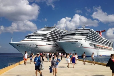 Discover kuala lumpur’s iconic batu caves, colonial landmarks, and vibrant little india on a guided day trip from port klang. includes lunch and port pickup.