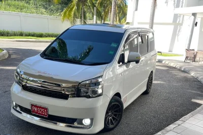 Reserve um transfer privado no aeroporto mbj para uma viagem tranquila e com ar-condicionado até seu hotel em montego bay. inclui wifi, refrescos e música local da ilha.