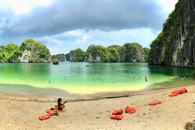 Experience lan ha bay’s quiet side with kayaking, swimming at hidden beaches, and a fresh seafood lunch. includes local guide, air-conditioned transport, and pickup.