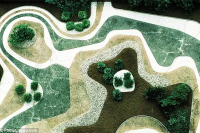 Découvrez le sítio roberto burle marx depuis rio avec un guide local, explorez sa maison et ses jardins, sa collection d’art populaire, et profitez d’un transfert aller-retour depuis votre hôte