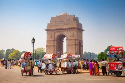 Scopri delhi a modo tuo con una guida privata, auto climatizzata e pickup in hotel. visita templi, mercati e monumenti con calma. tutte le tasse incluse.