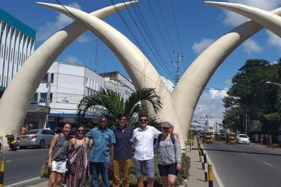 Rilassati con il trasferimento privato in taxi dall’aeroporto moi a diani beach, con pickup flessibile, auto pulite e autista locale esperto. prenota in anticipo per viaggiare senza pensieri.