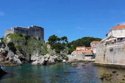 Walk dubrovnik’s old town & city walls with a local guide, see game of thrones filming spots, and enjoy included fortress tickets. pickup from port available.