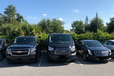 Rejoignez clearwater depuis l’aéroport de tampa avec un chauffeur privé, suivi de vol et aide aux bagages. wifi, sièges auto enfants et prise en charge facile au baggage claim inclus.