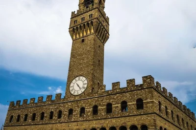 Discover florence’s palazzo vecchio with a local guide, explore medici private rooms, climb the arnolfo tower for city views, and enjoy reserved entry tickets.