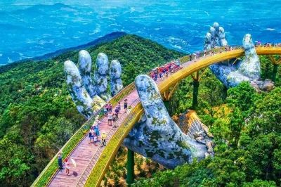 Von hoi an nach hue mit privatem fahrer reisen – stopps bei den marmorbergen, hai van pass und lang co bucht. inklusive hotelabholung und wasserflaschen.