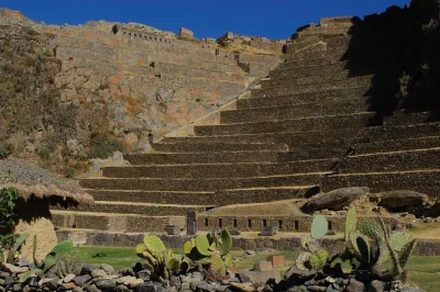 Experience pisac’s vibrant market, a traditional peruvian lunch, and the ancient ollantaytambo fortress on a full-day sacred valley tour from cusco with local guide and pickup.