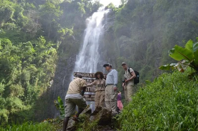 Scopri le cascate di materuni sul kilimanjaro, prepara il caffè con la gente del posto e rilassati nelle sorgenti termali di kikuletwa. pranzo, bevande e trasferimenti inclusi.
