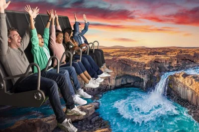 Vivi lo snorkeling nella fenditura di silfra al parco nazionale di thingvellir e il volo virtuale fly over iceland. guida locale, foto subacquee, attrezzatura e cioccolata calda inclusi.