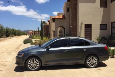 Scopri le cantine biologiche di valle de guadalupe, assaggia vini locali, visita una fattoria e goditi una passeggiata a cavallo. include autista privato e acqua in bottiglia per tutta la giornata.