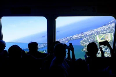 Scopri rio con una guida privata—visita il cristo redentore, il pan di zucchero, santa teresa e le scalinata selarón. itinerario flessibile e pick-up in città inclusi.