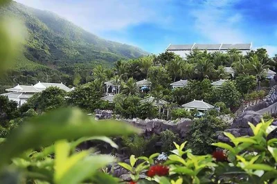 Relaxe no parque de Águas termais than tai em um passeio guiado de um dia saindo de da nang. inclui traslado do hotel, almoço, diversão no parque aquático e banhos termais. reserve agora.