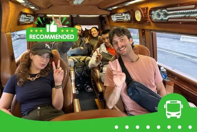 Viaja entre hue y da nang con comodidad en un bus limusina diario. disfruta de asientos de cuero reclinables, aire acondicionado y conductores amables. incluye peajes.