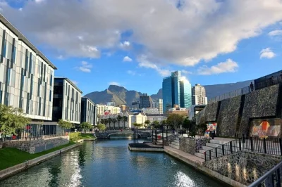 Entdecke kapstadts geschichte bei einer 4-stündigen tour mit lokalem guide. erlebe aussichten, spannende geschichten und lokale spezialitäten in gemütlichem tempo.