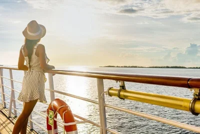 Descubre un crucero privado de 5 días por el nilo de luxor a asuán con guía local, entradas al valle de los reyes, templos de karnak y philae, y todas las comidas incluidas.