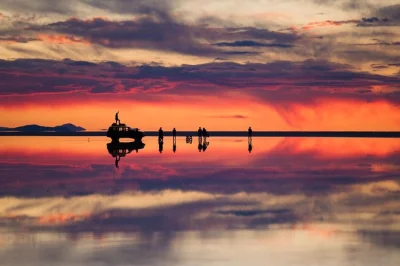 Explore san pedro de atacama em 4 dias—vale da lua, géiseres de el tatio, lagoas, salares. grupo pequeno, guia bilíngue, hotel e transfers incluídos.