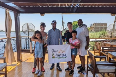 Embarquez pour une croisière sur le nil en dahabiya d’aswan à louxor, découvrez les temples de kom ombo et karnak, la vallée des rois, avec un égyptologue, repas et transfert inclus.