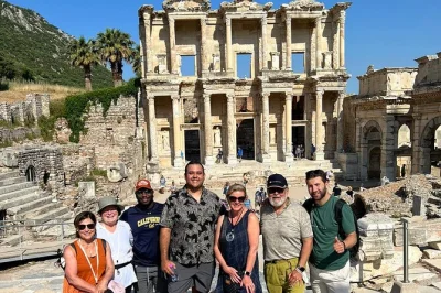 Erlebe ephesus mit privatem guide, besuche das haus der jungfrau maria und den artemis-tempel, ohne anstehen, inklusive mittagessen und abholung vom hafen.