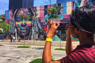 Découvrez l’héritage africain de rio au mar, au quai valongo et à pedra do sal. dégustation de plats afro-brésiliens, atelier de percussion et guide local passionné inclus.