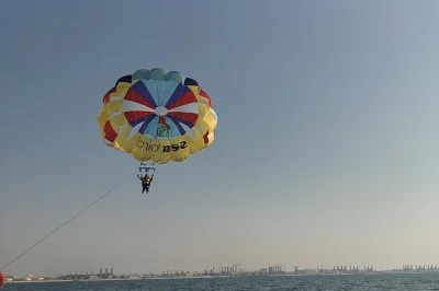 Soar above dubai’s jumeirah beach on a guided parasailing flight. includes all safety gear, expert crew, and easy access from the city. book your spot for a unique view.