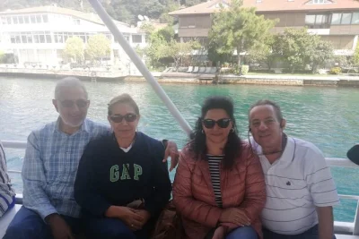 Scopri istanbul dal bosforo in barca, visita palazzi e camlica hill, assapora un pranzo turco a sultanahmet. include ingresso ai musei e guida locale autorizzata.