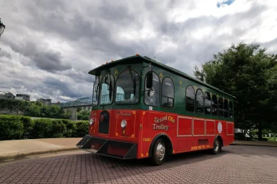 See chattanooga highlights in just 1 hour, from the tennessee aquarium to coolidge park, with a local guide and comfy air-conditioned ride. great intro for first-time visitors.