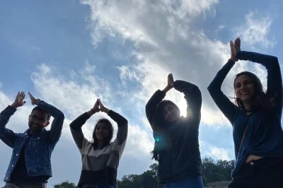 Virtuelle schnitzeljagd bei zoom mit live-guide, lustigen missionen, teamwettkampf und digitalen erinnerungen – perfekt für freunde und firmen.