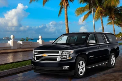 Transfer privado no aeroporto de cancun com suv climatizado, motorista certificado e recepção personalizada. reserve fácil para chegar ou sair sem estresse.