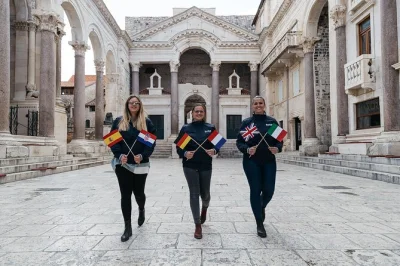 Explore as ruas antigas de split com guia local, visite o palácio de diocleciano, a catedral de são domnius e descubra histórias por trás de cada pedra — guia em inglês incluso.