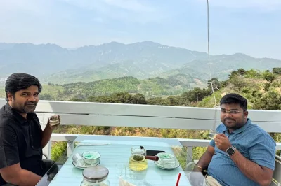 Explore the mutianyu great wall from beijing airport with private pickup, vip access, and local lunch. perfect for layovers—includes transfers and entry fees.