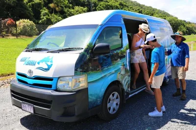 Port douglas, pesca al barramundi, visita a fattoria attiva e pranzo fresco dal campo alla tavola. tutta l’attrezzatura inclusa con guida esperta.