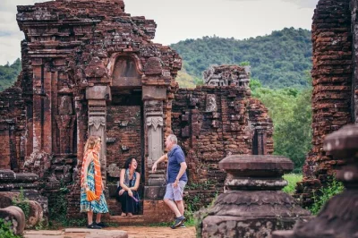 Von hoi an aus zu den heiligen my son ruinen, apsara-tanz erleben und bei einer einheimischen familie kaffee trinken. inkl. abholung & guide.