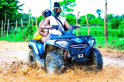 Erlebe punta cana mit einer atv-tour durchs grün, frischen bio-genüssen und einer lebhaften schnorchel-kreuzfahrt mit offener bar. inklusive hoteltransfer und lokalem guide.