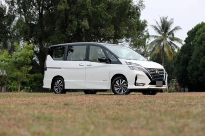 Leave mirissa for ella with a shared shuttle, hotel pickup, comfy seats, and a friendly local driver. relax on the drive through sri lanka’s hills—book your seat today.