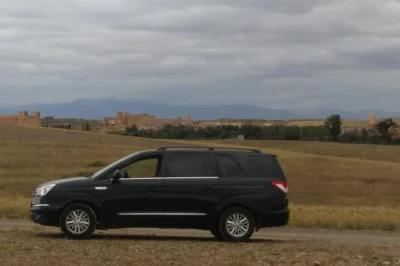 Trasferimento privato da marrakech a essaouira con auto climatizzata e autista locale. servizio porta a porta, comodo e sicuro per un viaggio senza stress.