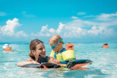 Descubre las islas khai y mai ton en un tour privado en lancha rápida. snorkel, delfines y playas ideales para familias cerca de phuket. reserva ya.