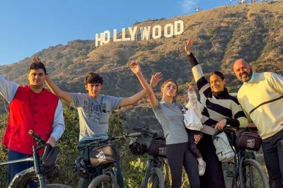 Sinta a vibe de hollywood em um passeio de bike elétrica até o letreiro de hollywood, locações de filmes e walk of fame. guia especialista, equipamentos de segurança e horários flexíveis.