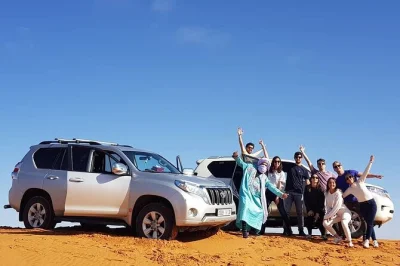 Explorez le petit sahara d’agadir en 4x4 : grottes de sidi r'bat, plantations de bananes, déjeuner berbère et médina argentée de tiznit. réservez votre journée désert maintenant.