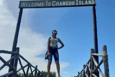 Start your zanzibar day with a spice farm tasting, wander stone town’s tangled lanes, and meet giant tortoises on prison island. includes hotel pickup and lunch.
